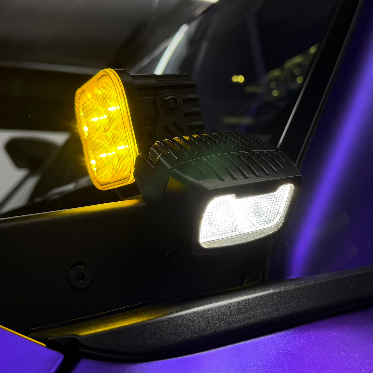 FUTURE 4X4 OFF ROAD ボンネットライト