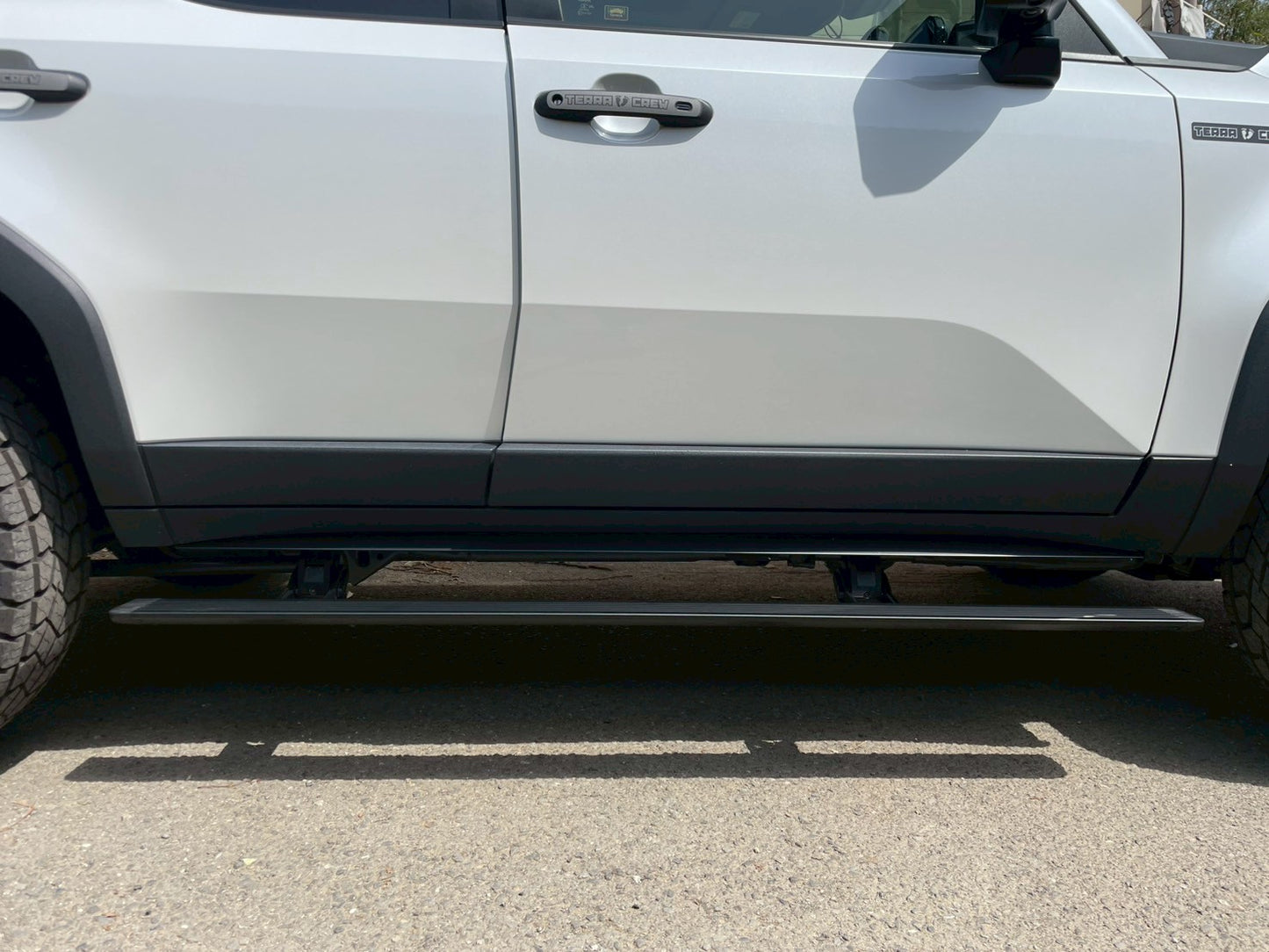 ランドクルーザー250専用　電動サイドステップ